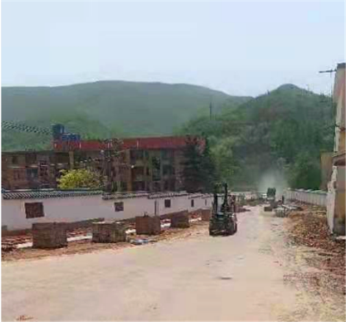 洛陽俊龍建材為新安縣鐵門鎮供應透水磚產品，正在施工中... ...